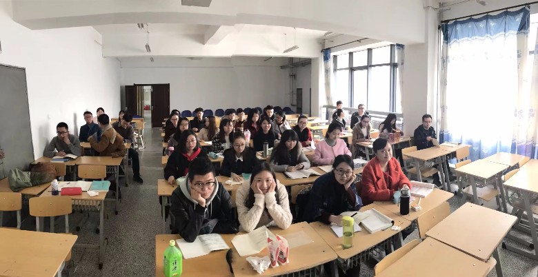 1523942123208144.jpg 2015会计专硕组织班会讨论活动.jpg
